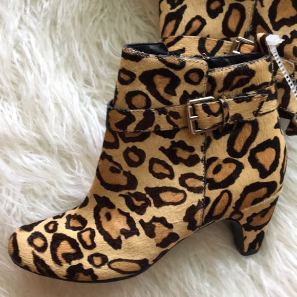 Sam Edelman | Mandi Leopard Print Booties - Picture 4 of 13